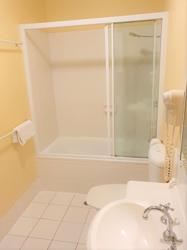 Bathroom 5, At The Mango Tree, Douglas