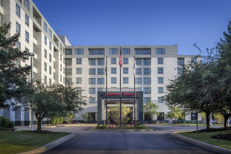 Exterior & Views 2, Chicago Marriott Suites Deerfield, Lake