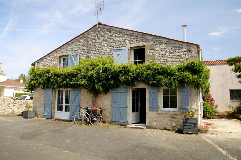 Exterior & Views 2, Chambre D'Hotes Le Lavoir, Vendée