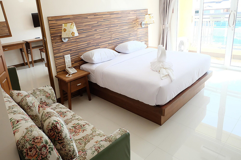 Bedroom 4, D Hotel Pattaya, Pattaya