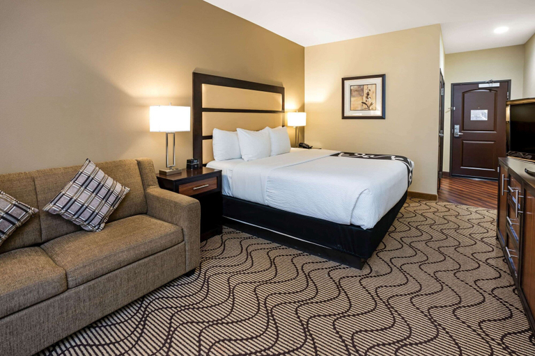 Bedroom 3, La Quinta Inn & Suites by Wyndham Auburn, King