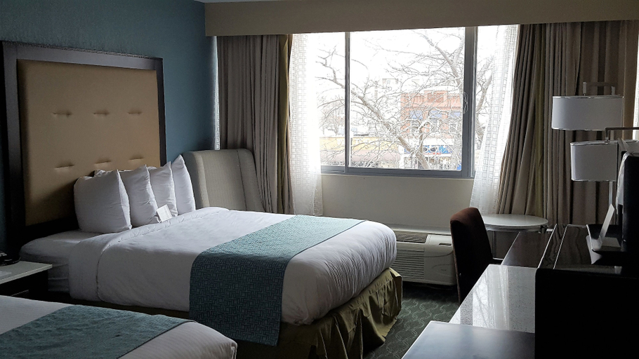 Bedroom 3, Wyndham Garden Kenosha Harborside, Kenosha