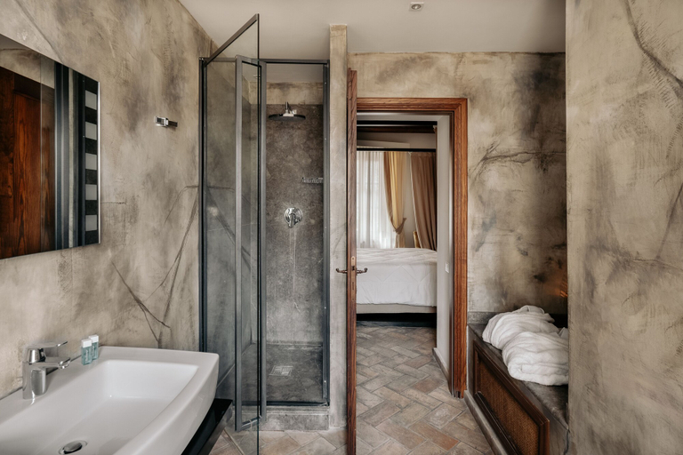 Bathroom 5, Relais Giulia, Rome