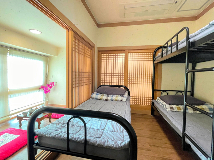 Bedroom 3, Cocoa Guesthouse, Mapo