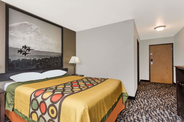 Bedroom 3, Super 8 by Wyndham Bremerton, Kitsap