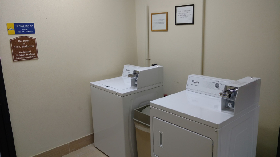 Bathroom 4, Days Inn by Wyndham Ashland, Boyd