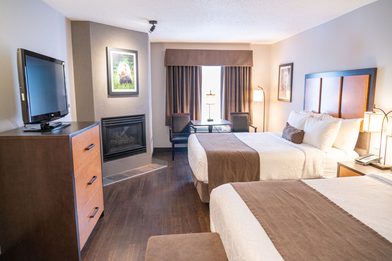 Bedroom 3, Pocaterra Inn and Waterslide, Division No. 15