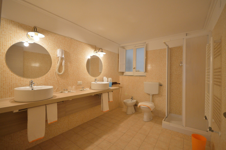 Bathroom 4, Centro Sicilia, Enna