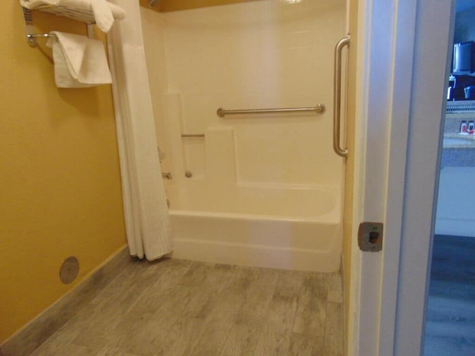 Bathroom 4, Super 8 by Wyndham Payson, Gila
