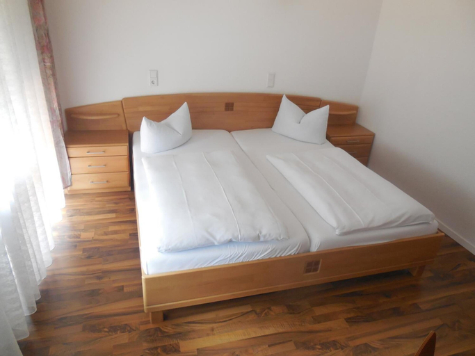 Bedroom 4, Hotel Am Hechenberg, Mainz