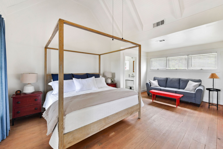 Bedroom 4, The Farmhouse Inn, Morgan