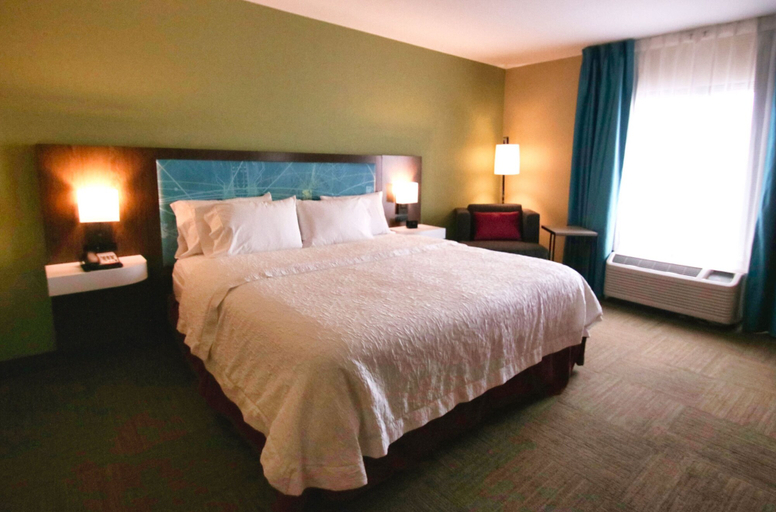 Bedroom 2, Hampton Inn & Suites Jacksonville - Beach Blvd/Mayo Clinic, Duval