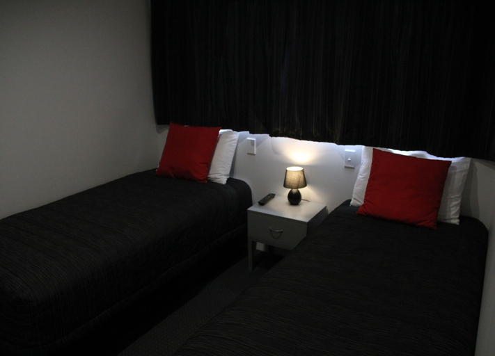 Bedroom 2, ASURE Pukekura Motor Lodge, New Plymouth