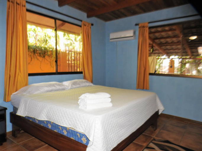 Bedroom 2, Casa Amigos by the beach, Aguirre