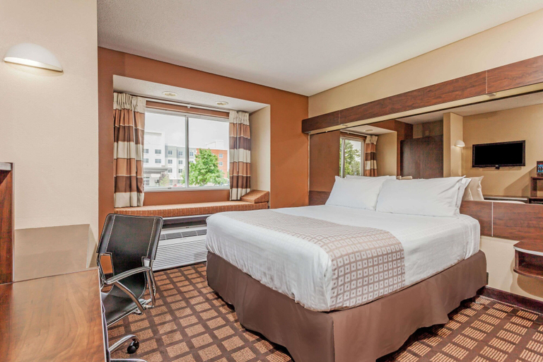 Bedroom 3, Microtel Inn by Wyndham Lexington, Fayette