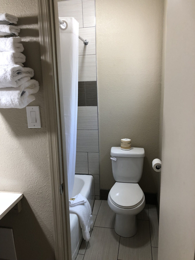 Bathroom 4, Mountain View Inn, Coconino