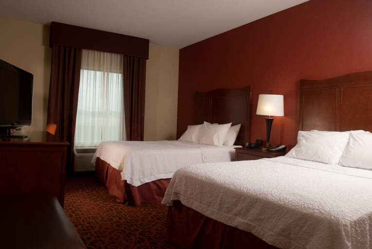 Bedroom 4, Hampton Inn Tomah, Monroe