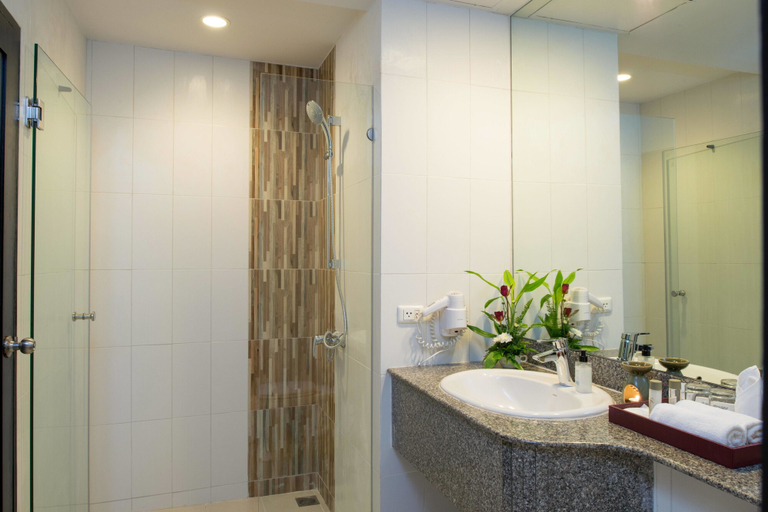 Bathroom 5, Deevana Patong Resort & Spa - SHA Plus+, Phuket Island