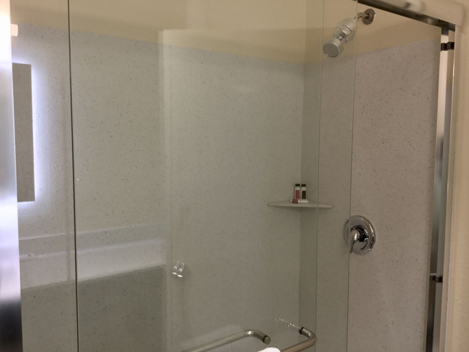 Bathroom 4, Days Inn by Wyndham Freeport, Brazoria