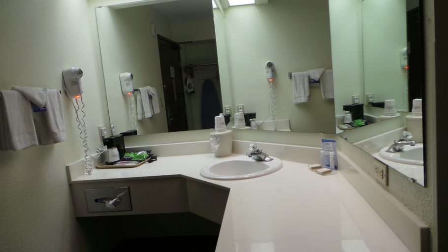 Bathroom 4, Baymont by Wyndham Arlington At Six Flags Dr, Arlington