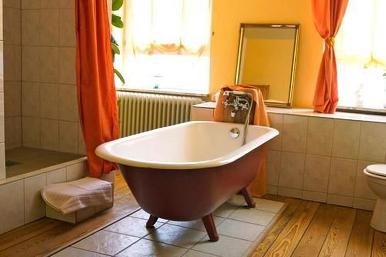 Bathroom 3, Hotel Restaurant Kommodich, Steinburg