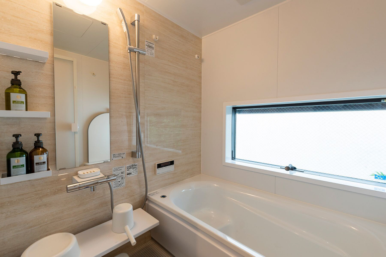 Bathroom 4, Nishijinkita Hagi Ajisai, Kyoto