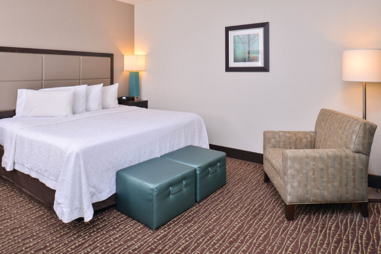 Bedroom 3, Hampton Inn & Suites Bend, Deschutes