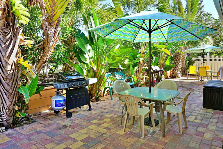Food & Drinks, Misty Isles Redington Beachfront Suite 6, Pinellas