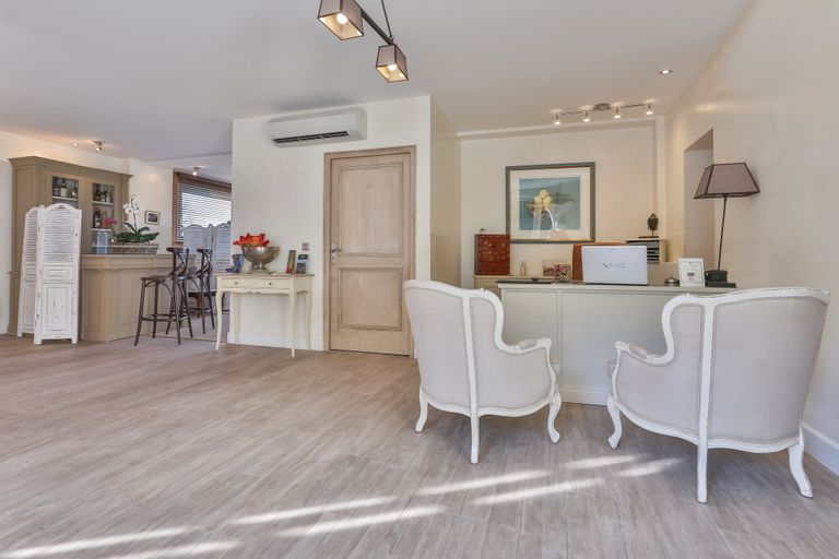 Others 5, Hôtel de la Fossette, Var