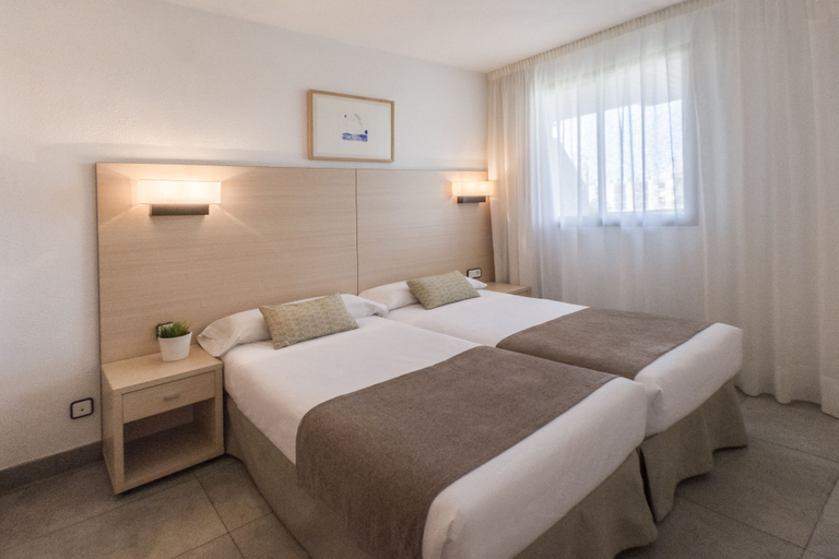 Bedroom 4, Apartaments CYE SALOU, Tarragona