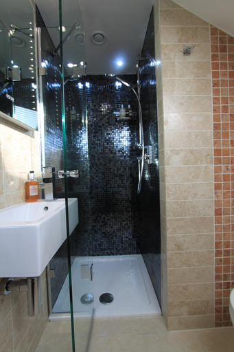Bathroom 5, Tower Guest House, York