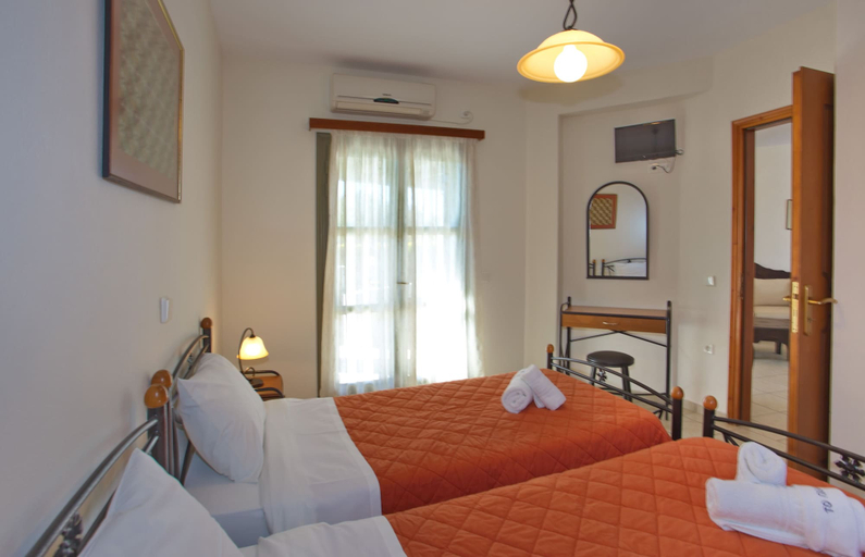 Bedroom 3, To Pithari, Central Greece
