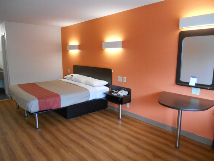 Bedroom 3, Motel 6 San Antonio, TX - South IH-10 East, Bexar