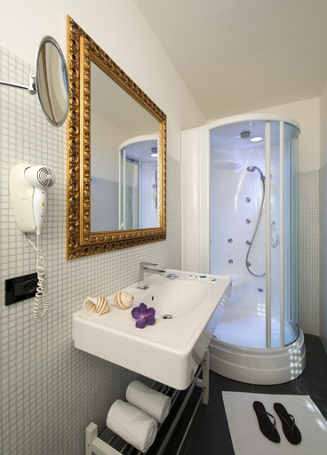 Bathroom 3, Nice Hotel Bibione, Venezia