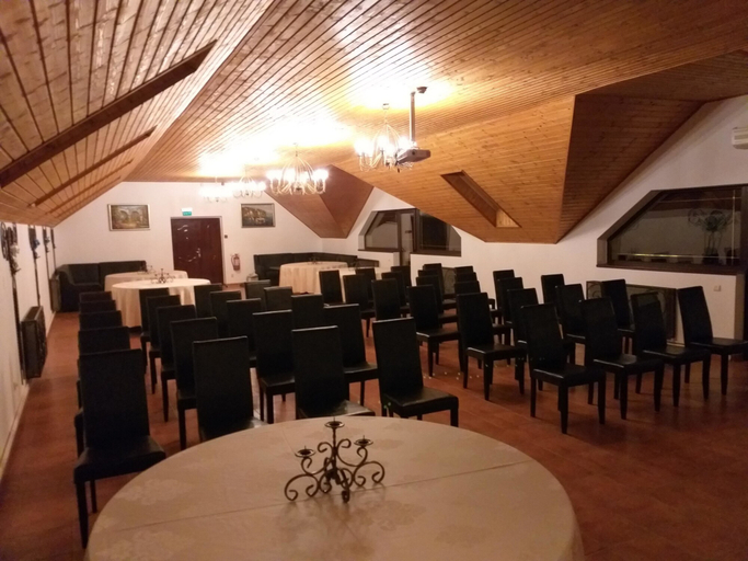 Food & Drinks 5, Complex Turistic Max International, Rasnov