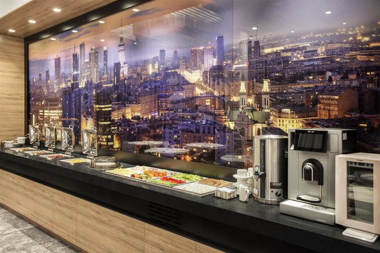 Food & Drinks 5, Golden Tulip Warsaw Airport, Warsaw