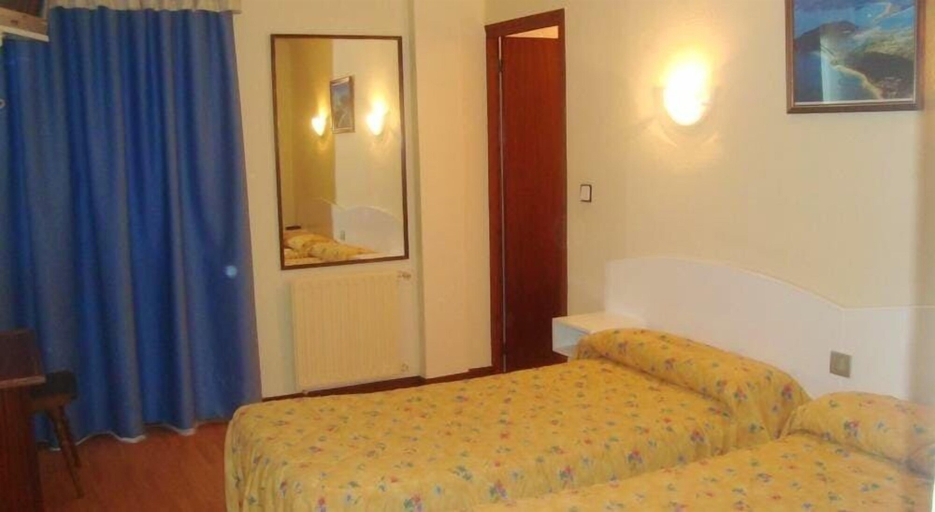 Bedroom 4, Hotel Costa Cántabra, Cantabria