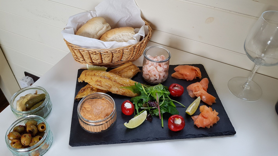 Food & Drinks 5, Wilderness B&B, Kent