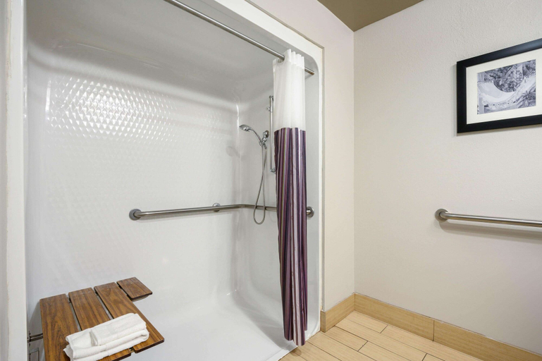 Bathroom 4, La Quinta Inn by Wyndham North Myrtle Beach, Horry