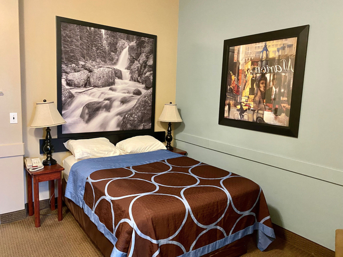 Bedroom 3, Super 8 by Wyndham Edmonton South, Division No. 11