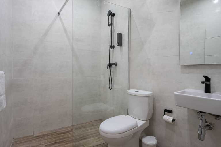 Bathroom 3, Marina Studios