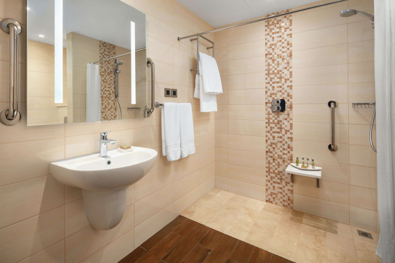 Bathroom 5, Hilton Garden Inn Al Jubail, Al Jubail