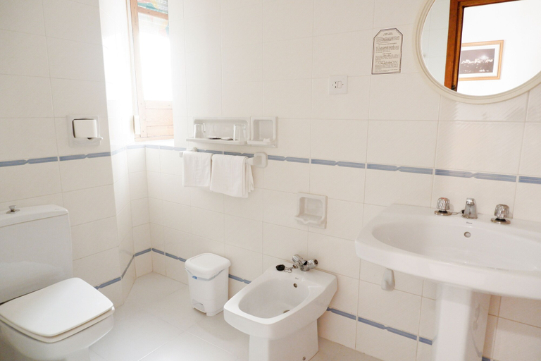 Bathroom 5, Hotel Central, Granada
