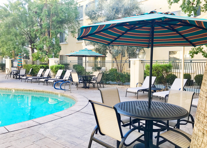Club De Soleil All-Suite Resort, Clark