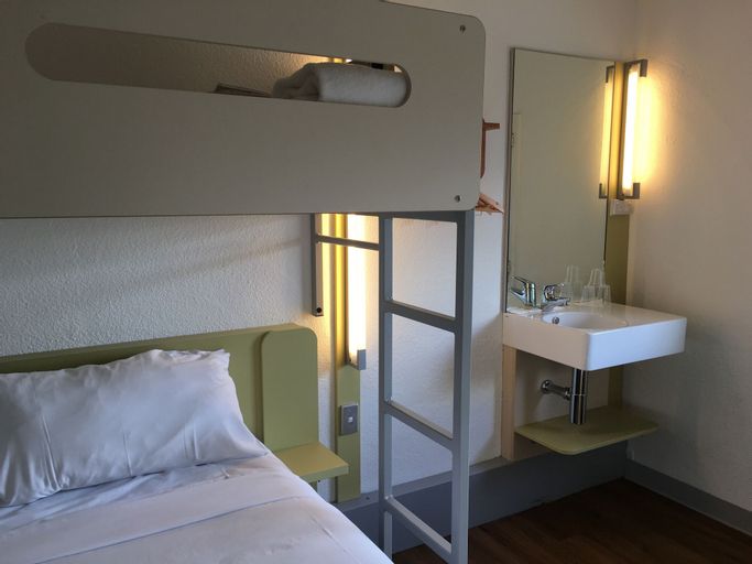 Bedroom 22