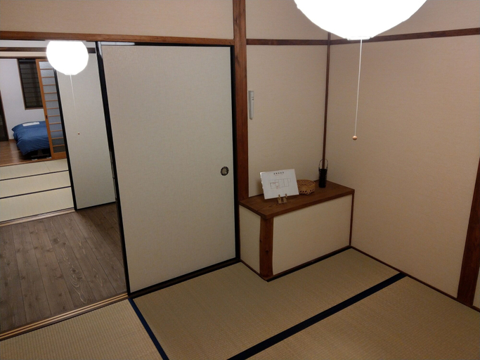 Bathroom 4, Komatsucho 11-41, Kyoto