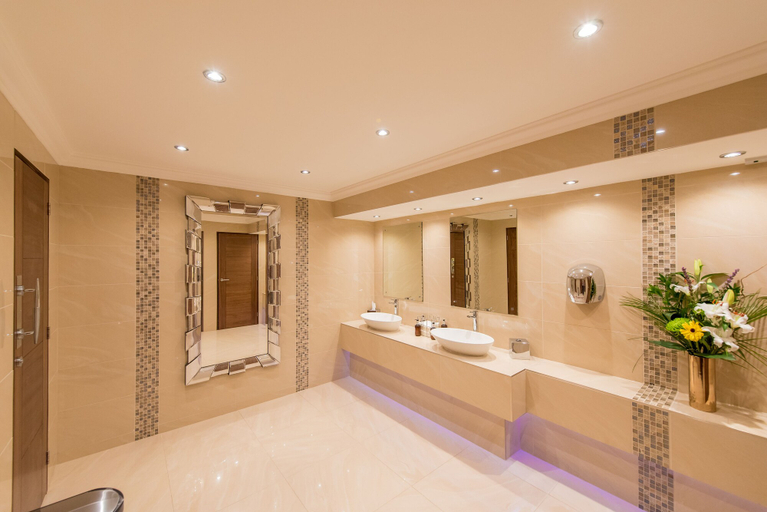 Bathroom 5, The Victoria Hotel & Source Spa, Devon