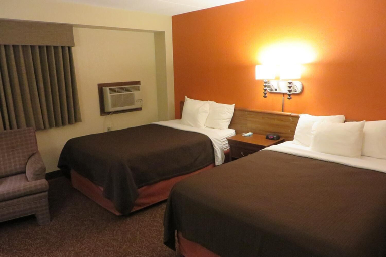 Bedroom 3, AmericInn by Wyndham Forest Lake, Washington
