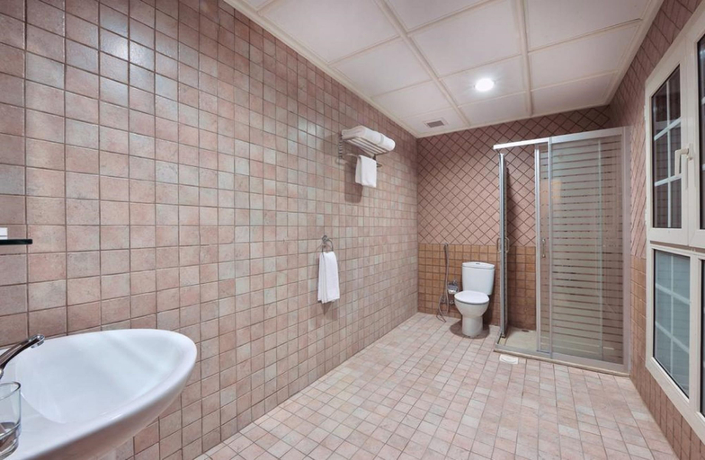 Bathroom 4, Spectrums Residence Jeddah, Jeddah