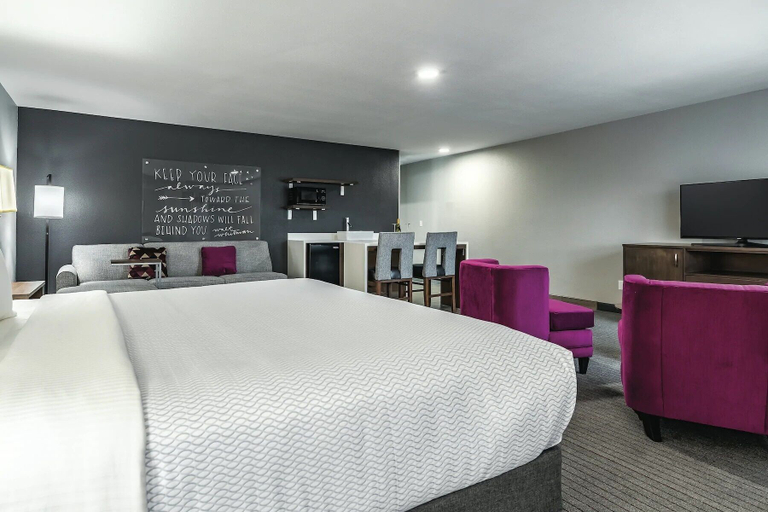 Bedroom 3, La Quinta Inn & Suites by Wyndham Seattle Federal Way, King